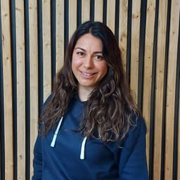 Ana Sierra — Facilitatrice de méditation — Mouvement Essĕre
