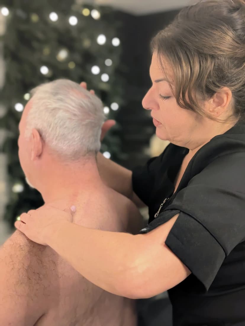 Elizabeth Gomez, massothérapie — clinique Mouvement Essĕre
